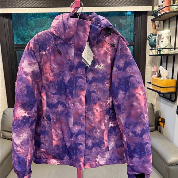 NWT Women's Purple and Pink ski / snowboard Jacket size Medium - Picture 1 of 9